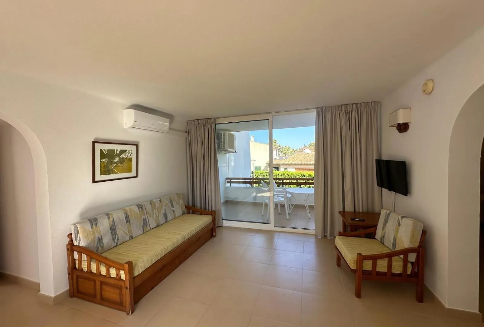 Apartment Apartamentos Leo Port de Pollenca Spain